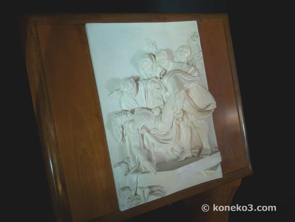 『キリストの埋葬』の彫刻