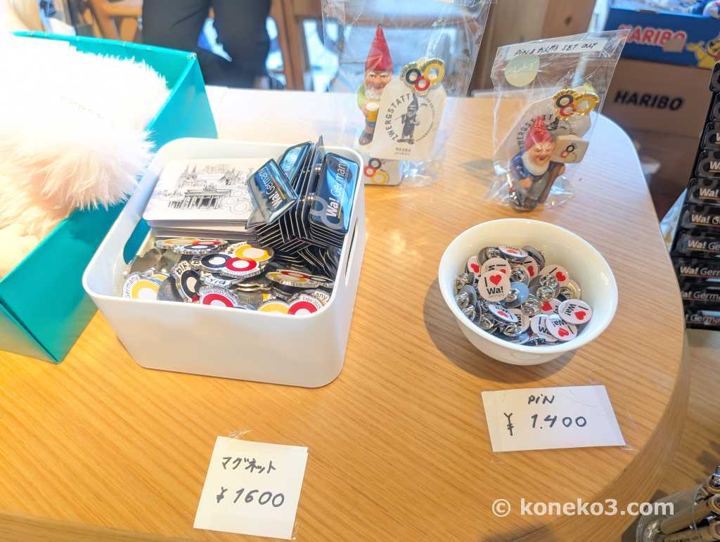 マグネットとピンバッチ