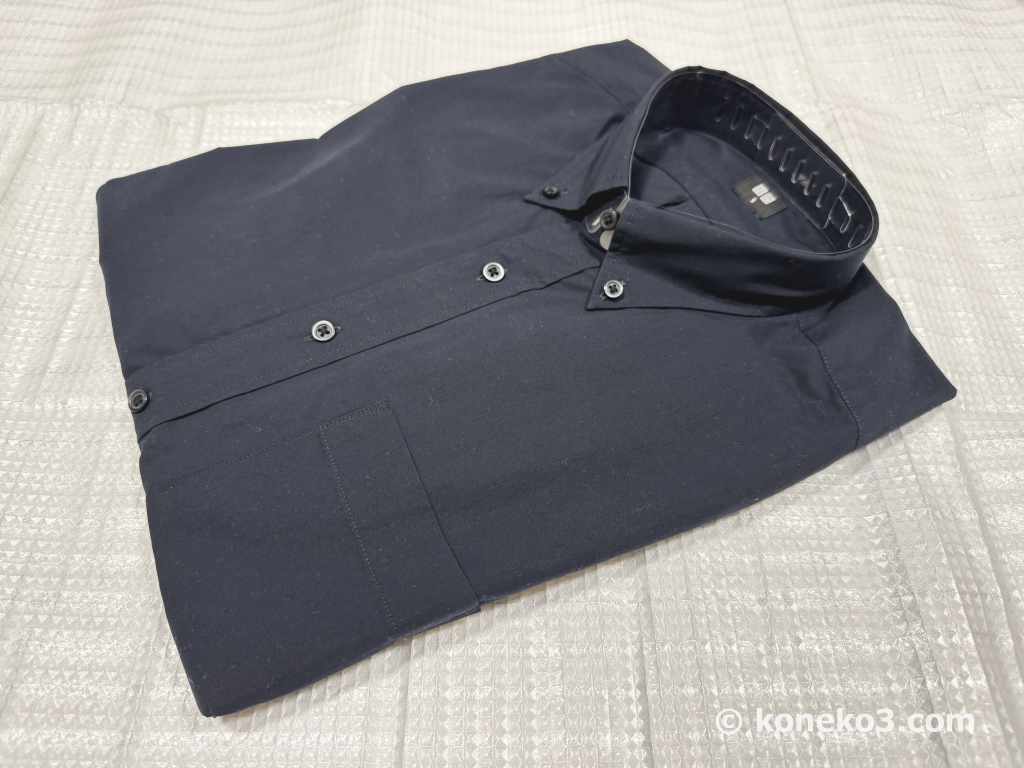 ユニクロの長袖ブロードシャツ