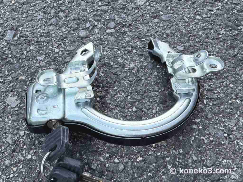 新しい後輪錠の取り付け方法