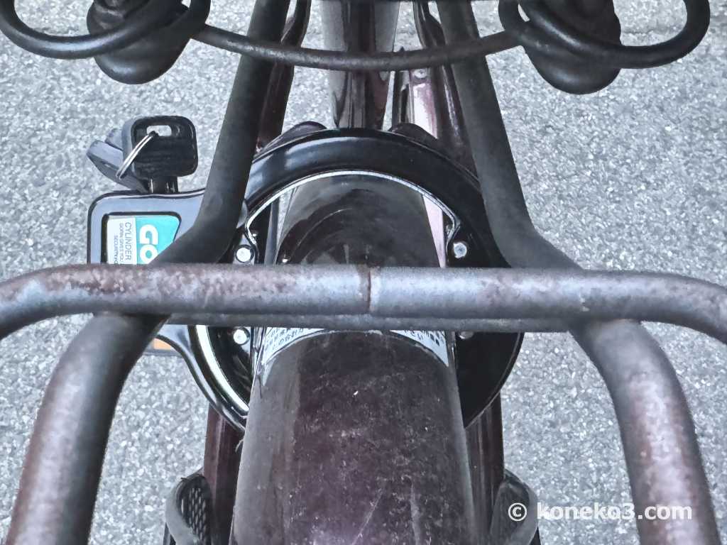 後輪錠の位置と動作を確認する