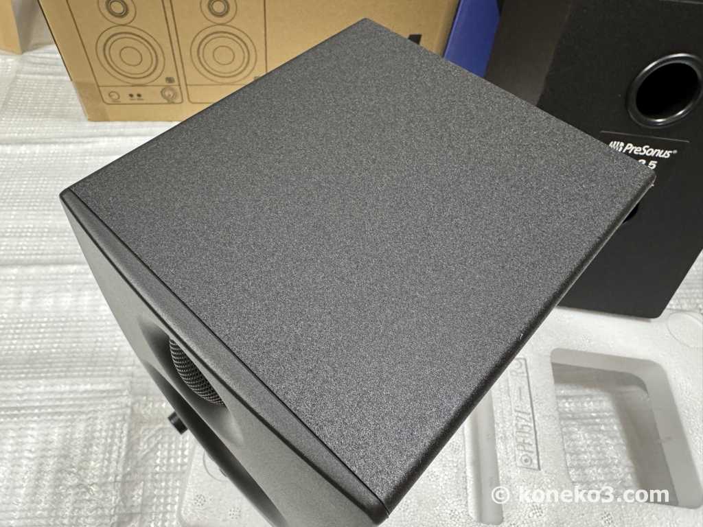 スピーカー本体（天板）