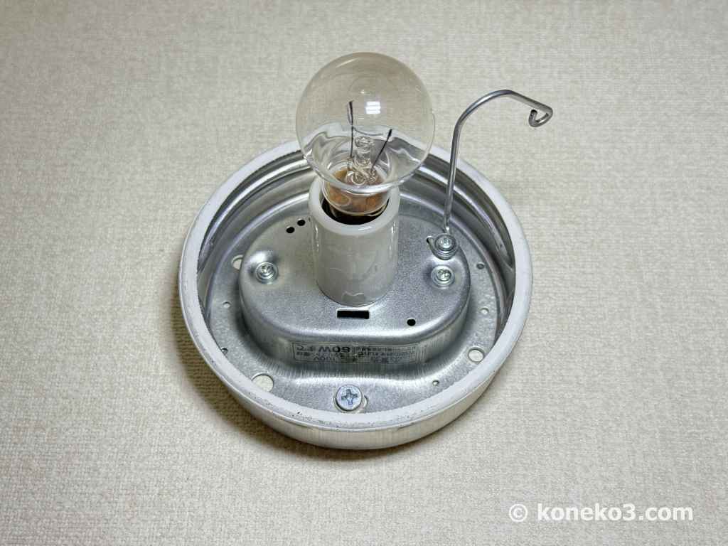 落下防止金具